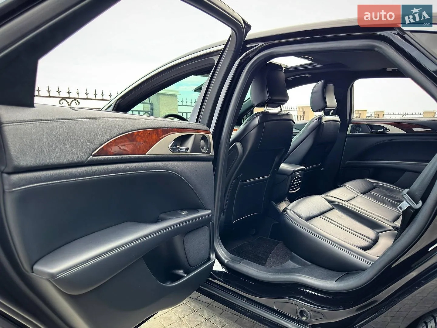 2020 Lincoln MKZ - мініатюра 29