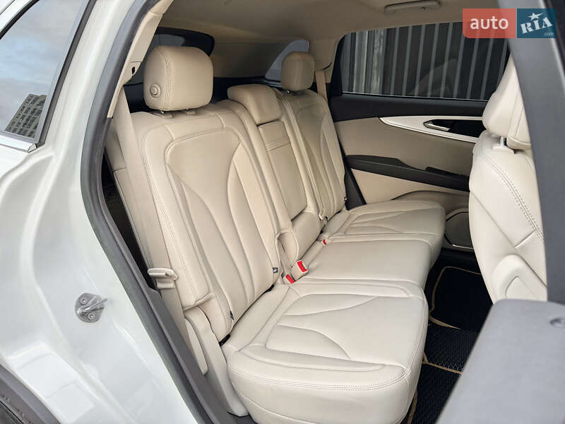 Внедорожник / Кроссовер Lincoln Nautilus 2020 в Киеве фото 35 Внедорожник / Кроссовер Lincoln Nautilus 2020 в Киеве