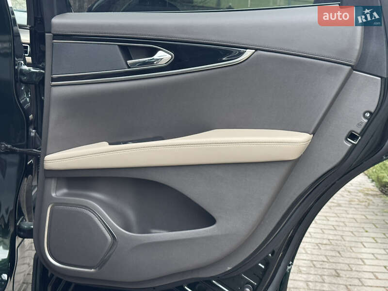 Позашляховик / Кросовер Lincoln Nautilus 2021 в Дніпрі