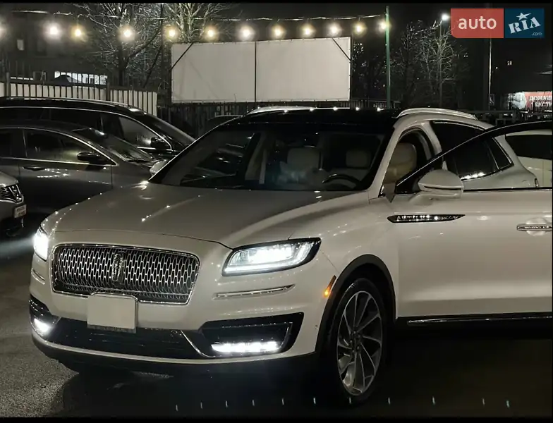 Lincoln Nautilus 2020 VIN 2LMPJ8K97LBL21851 фото оголошення 32 з 66