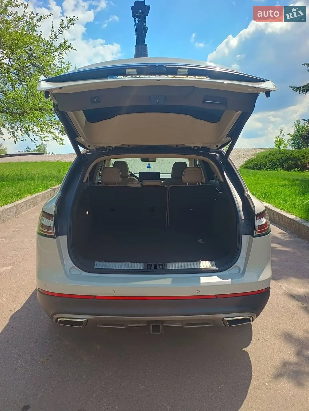 2022 Lincoln Nautilus - мініатюра 6
