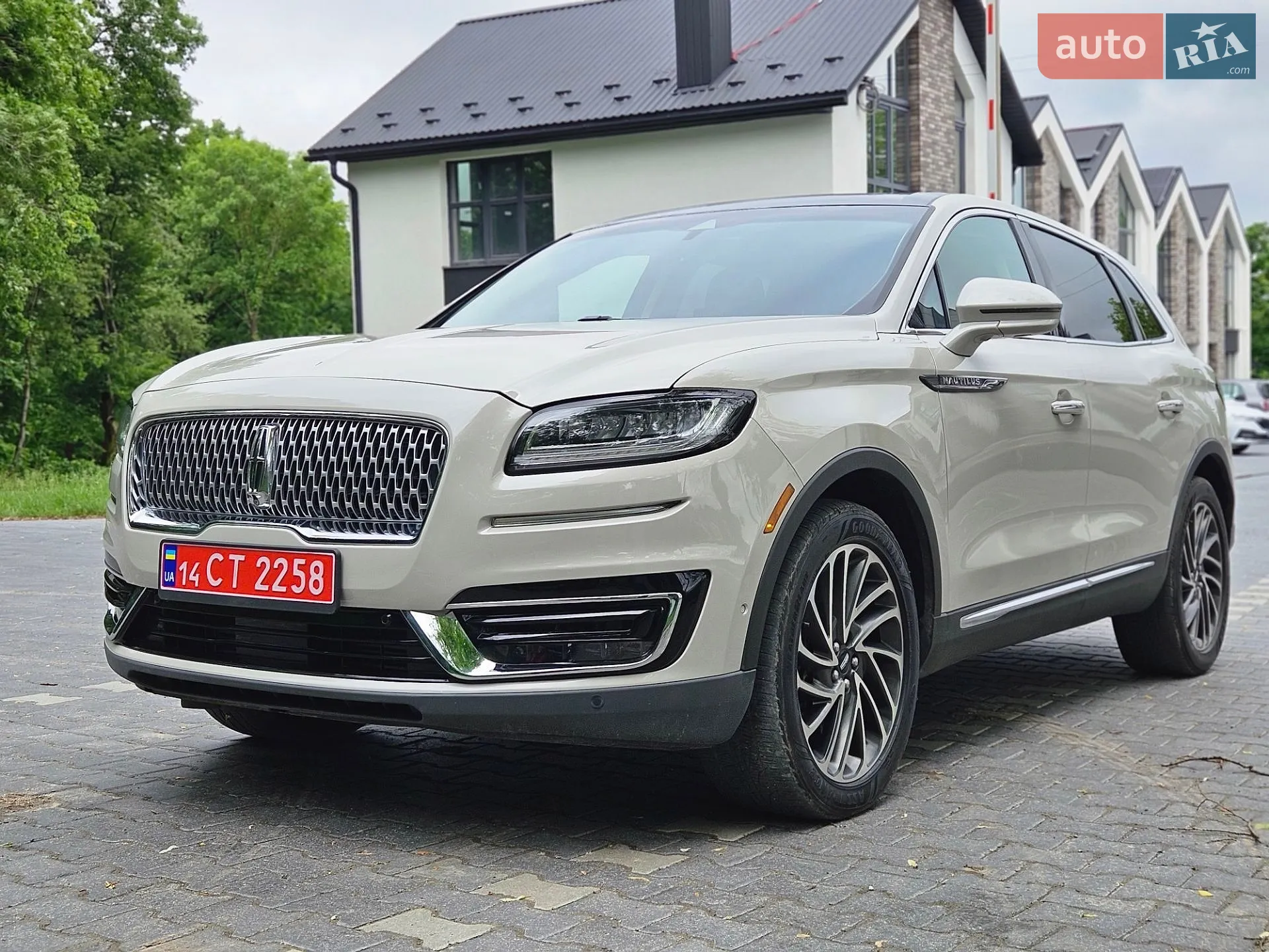 2019 Lincoln Nautilus - мініатюра 3