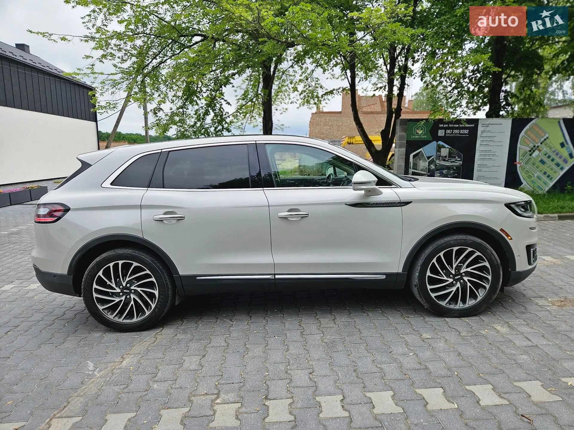 2019 Lincoln Nautilus - мініатюра 18