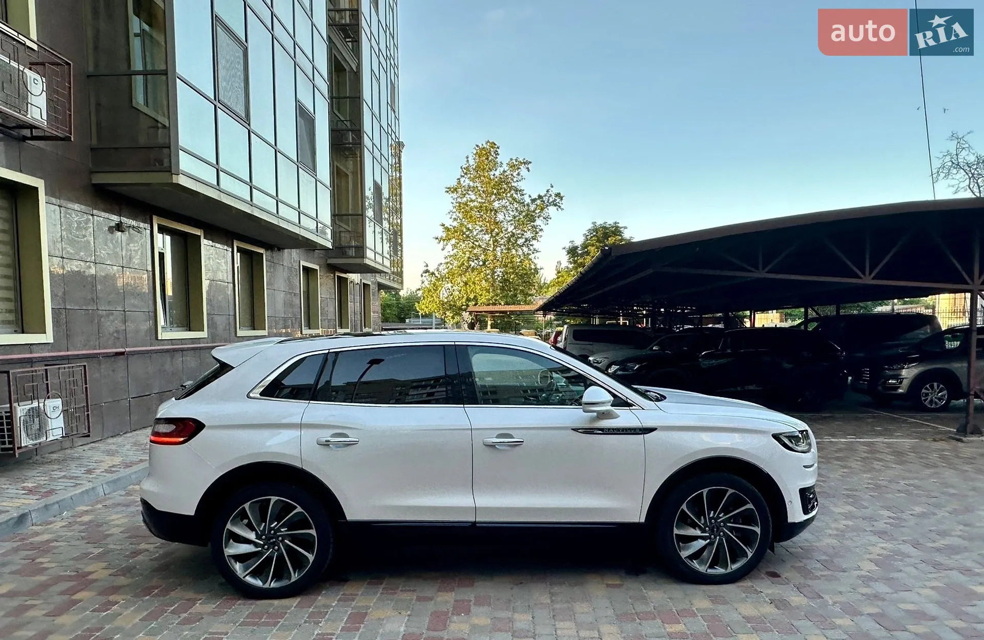 2019 Lincoln Nautilus - мініатюра 13
