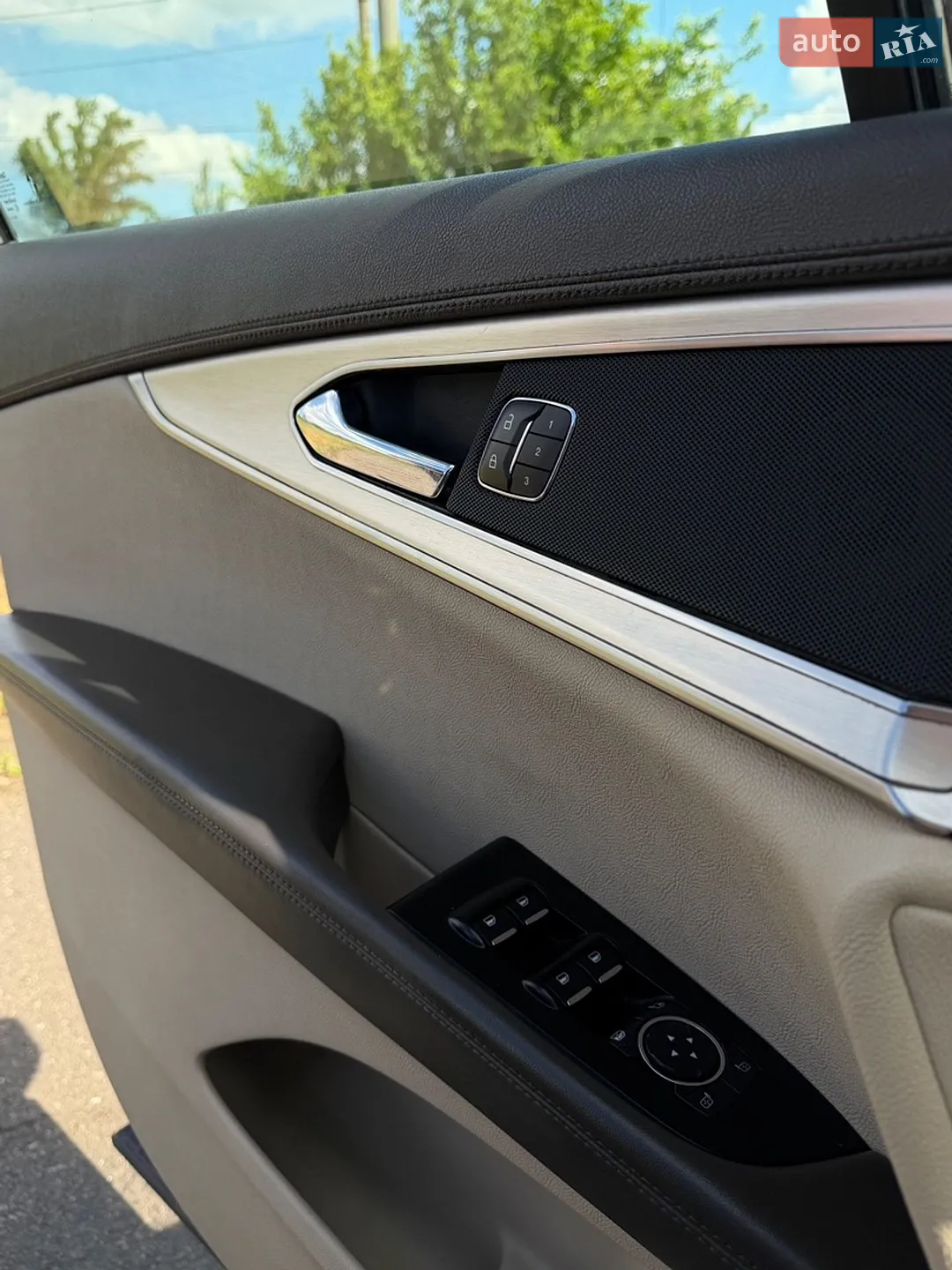 2019 Lincoln Nautilus - мініатюра 14