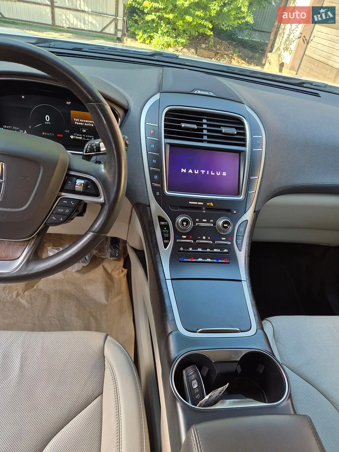 2019 Lincoln Nautilus - мініатюра 8