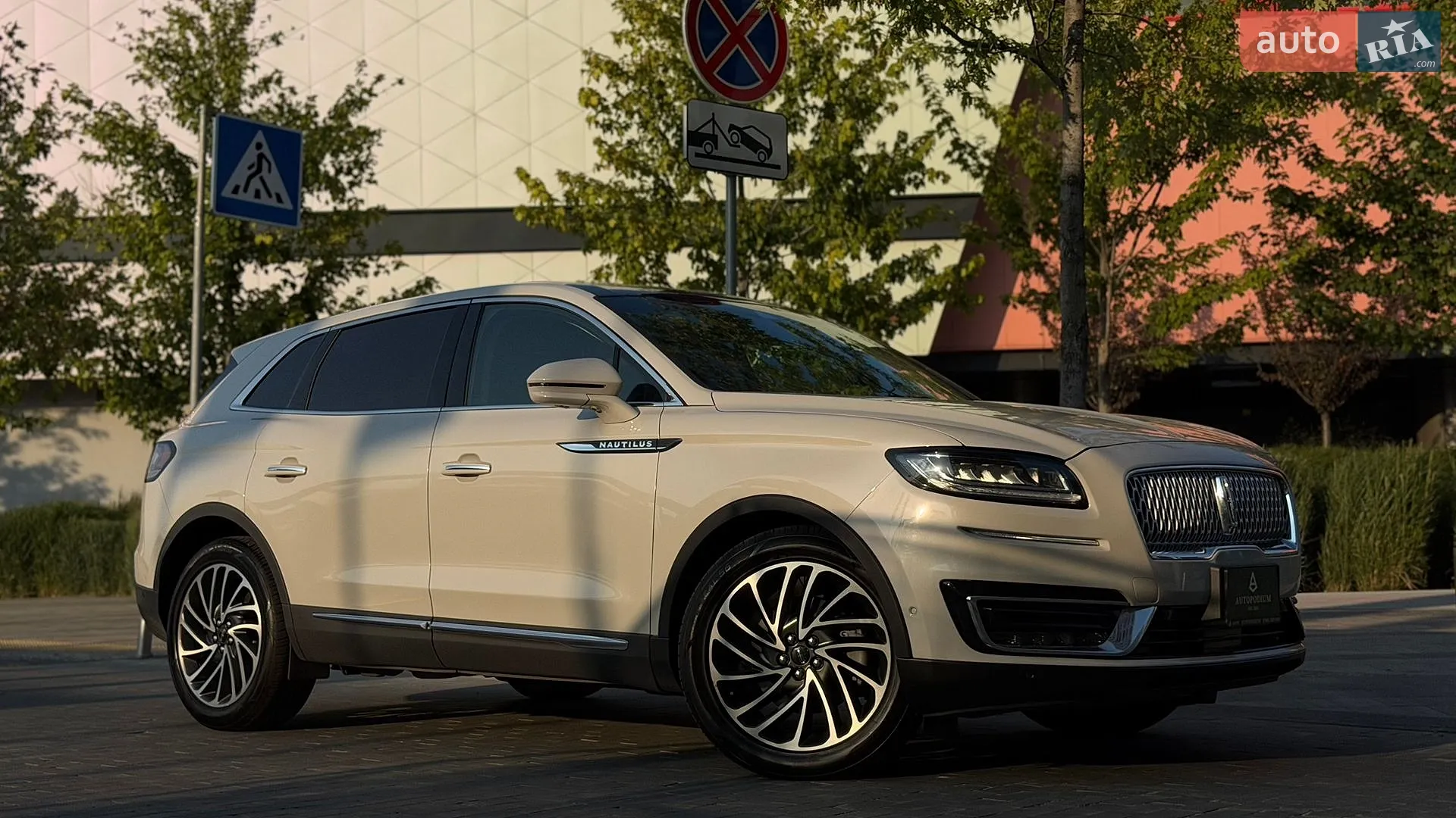2018 Lincoln Nautilus - мініатюра 15
