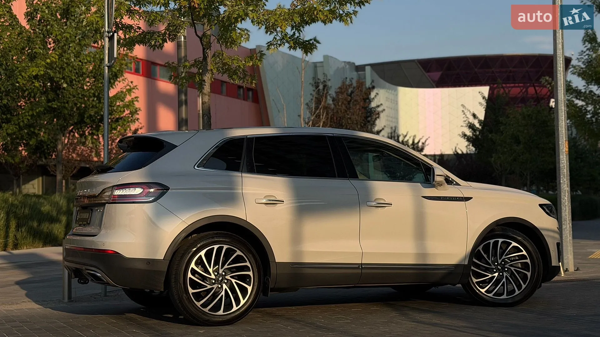 2018 Lincoln Nautilus - мініатюра 19
