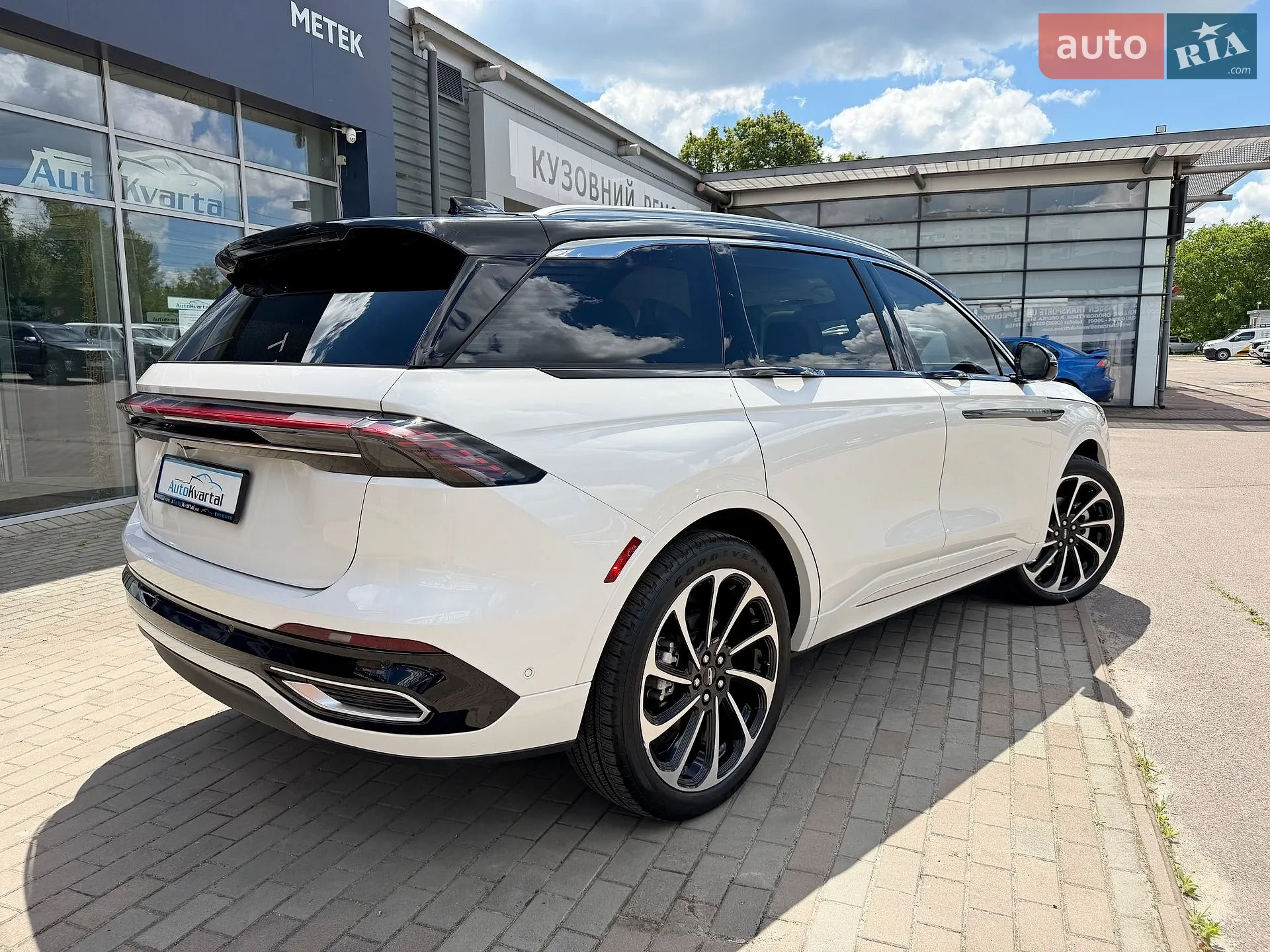 2024 Lincoln Nautilus - мініатюра 12