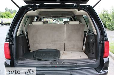 Внедорожник / Кроссовер Lincoln Navigator 2003 в 