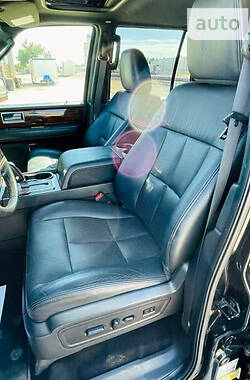Внедорожник / Кроссовер Lincoln Navigator 2011 в 