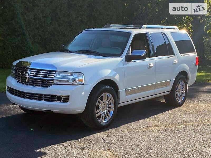 Позашляховик / Кросовер Lincoln Navigator 2012 в Буську