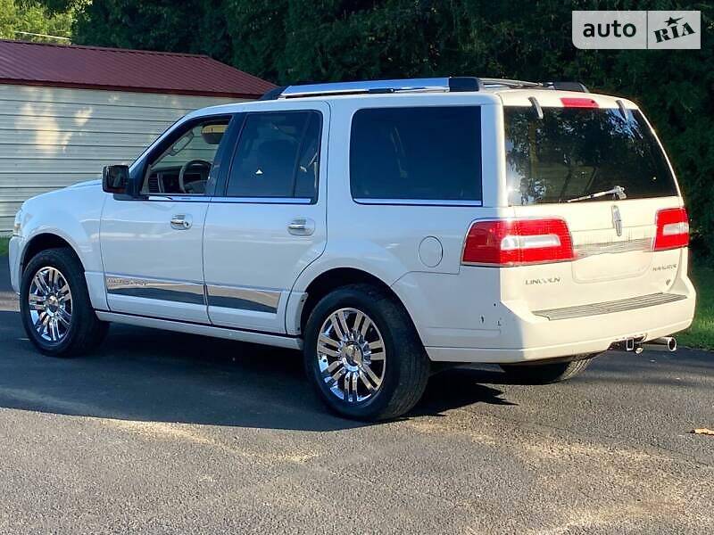 Позашляховик / Кросовер Lincoln Navigator 2012 в Буську