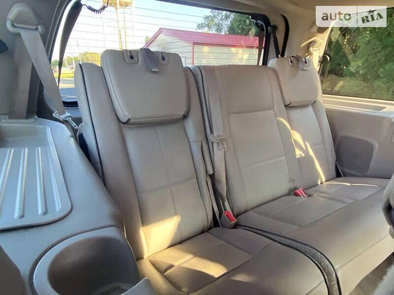 Позашляховик / Кросовер Lincoln Navigator 2012 в Буську