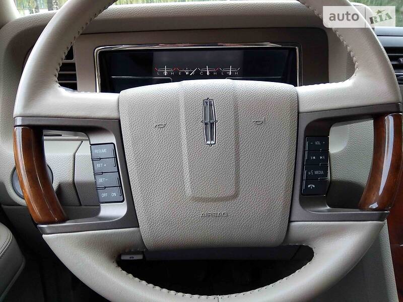 Позашляховик / Кросовер Lincoln Navigator 2011 в Тернополі