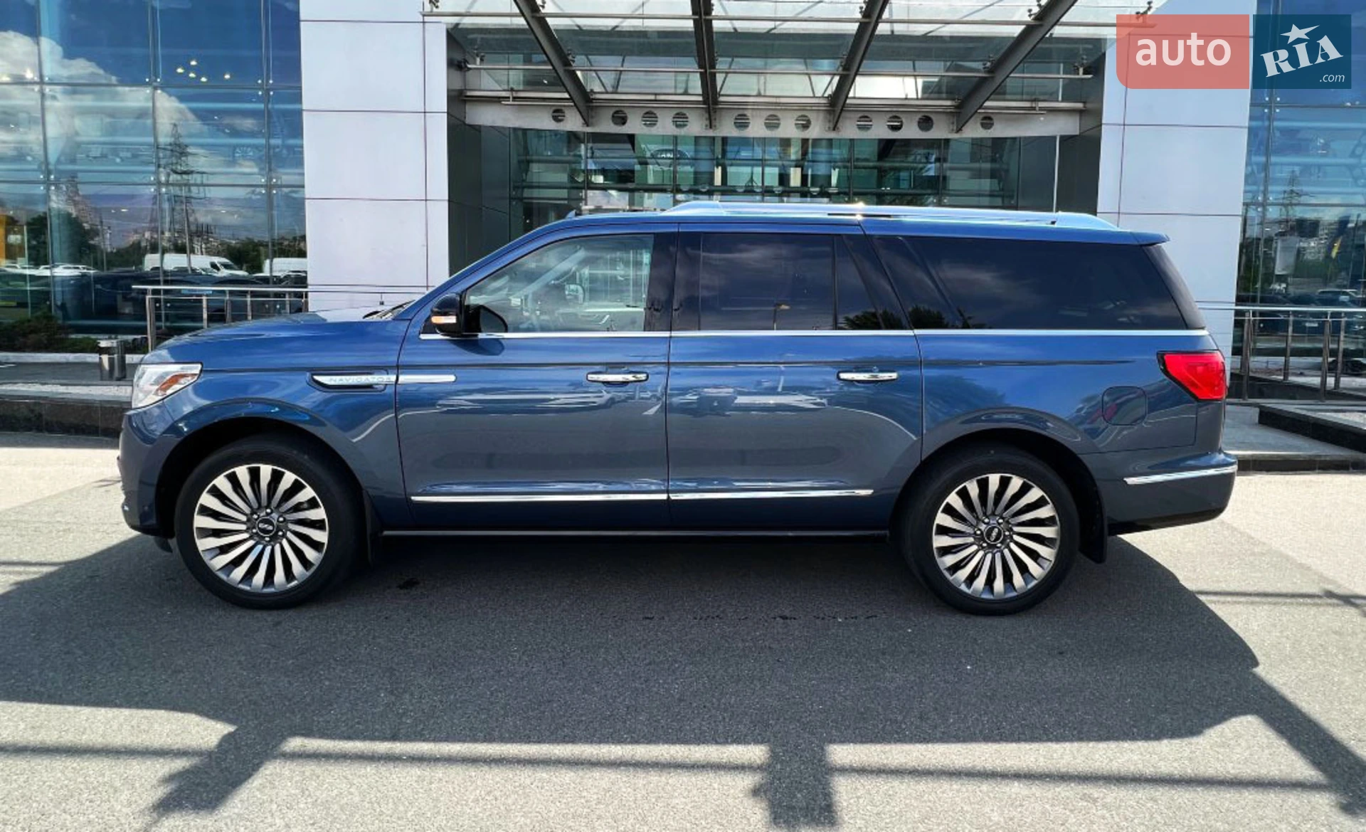 2018 Lincoln Navigator - мініатюра 3