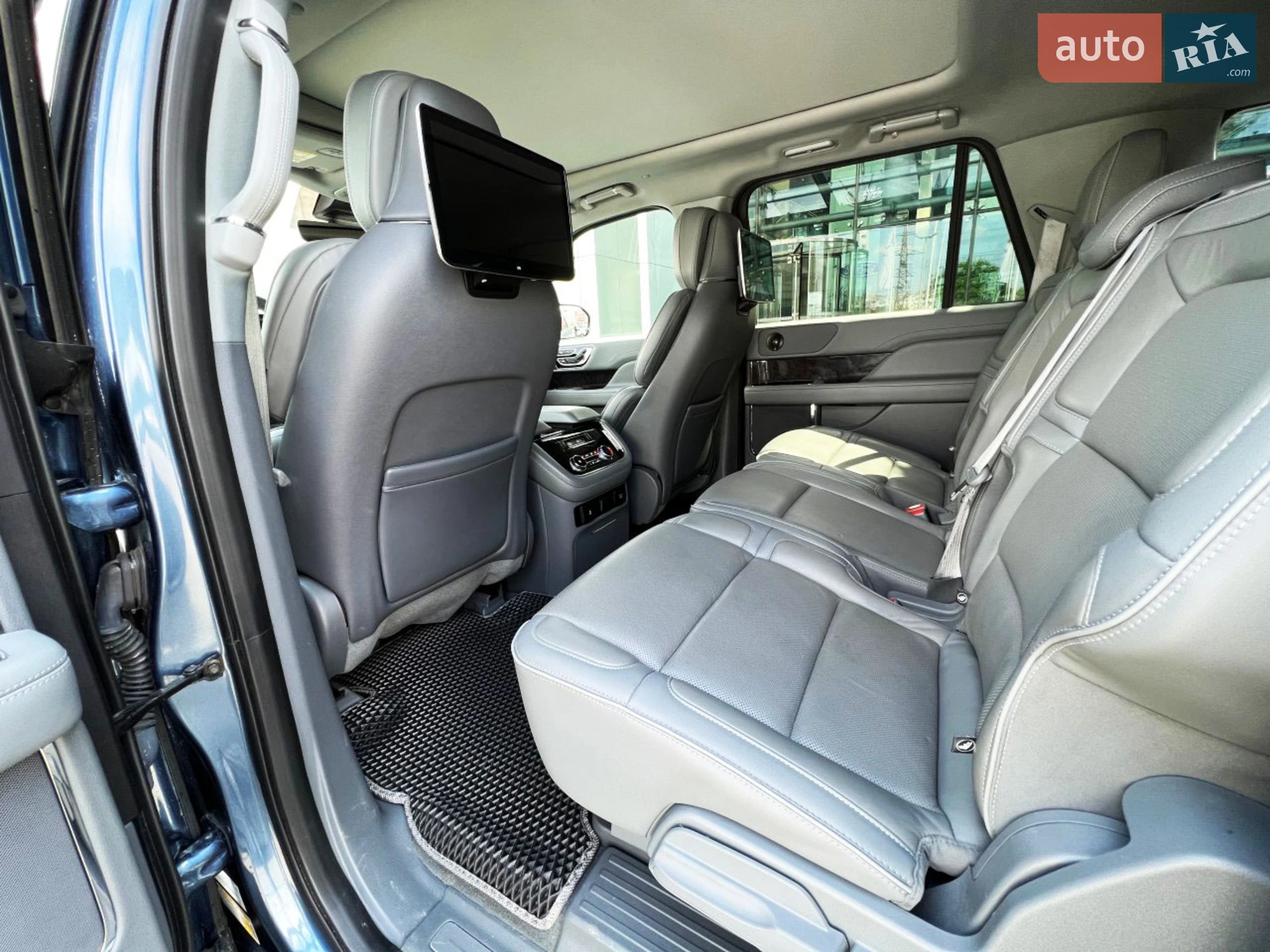 2018 Lincoln Navigator - мініатюра 9