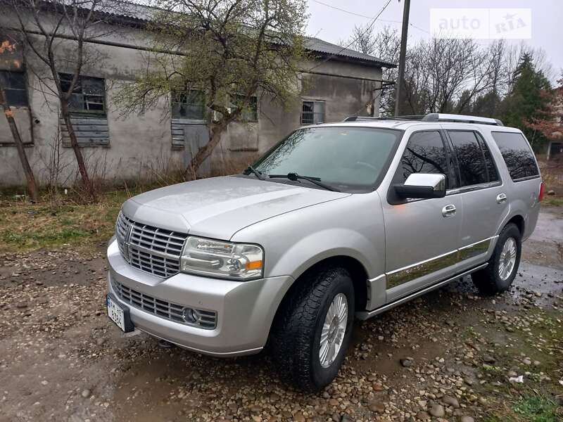 Позашляховик / Кросовер Lincoln Navigator 2010 в Калуші