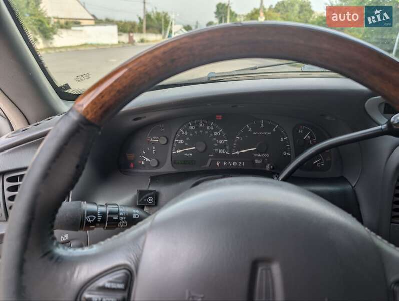 Внедорожник / Кроссовер Lincoln Navigator 1999 в Днепре фото 14 Внедорожник / Кроссовер Lincoln Navigator 1999 в Днепре