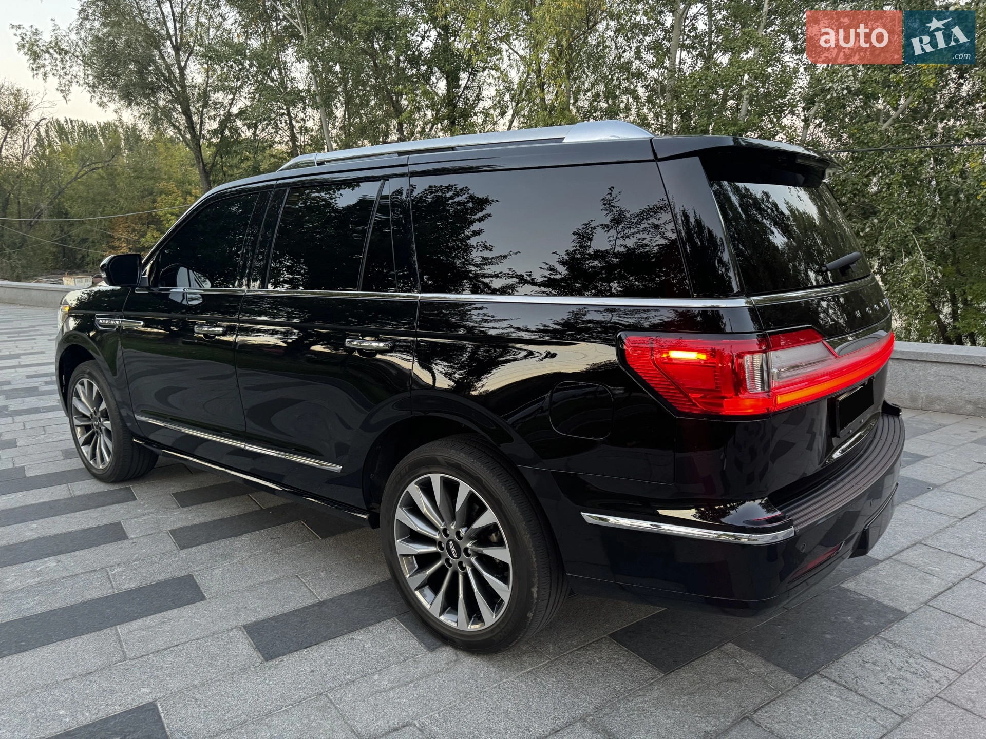 2019 Lincoln Navigator - мініатюра 11