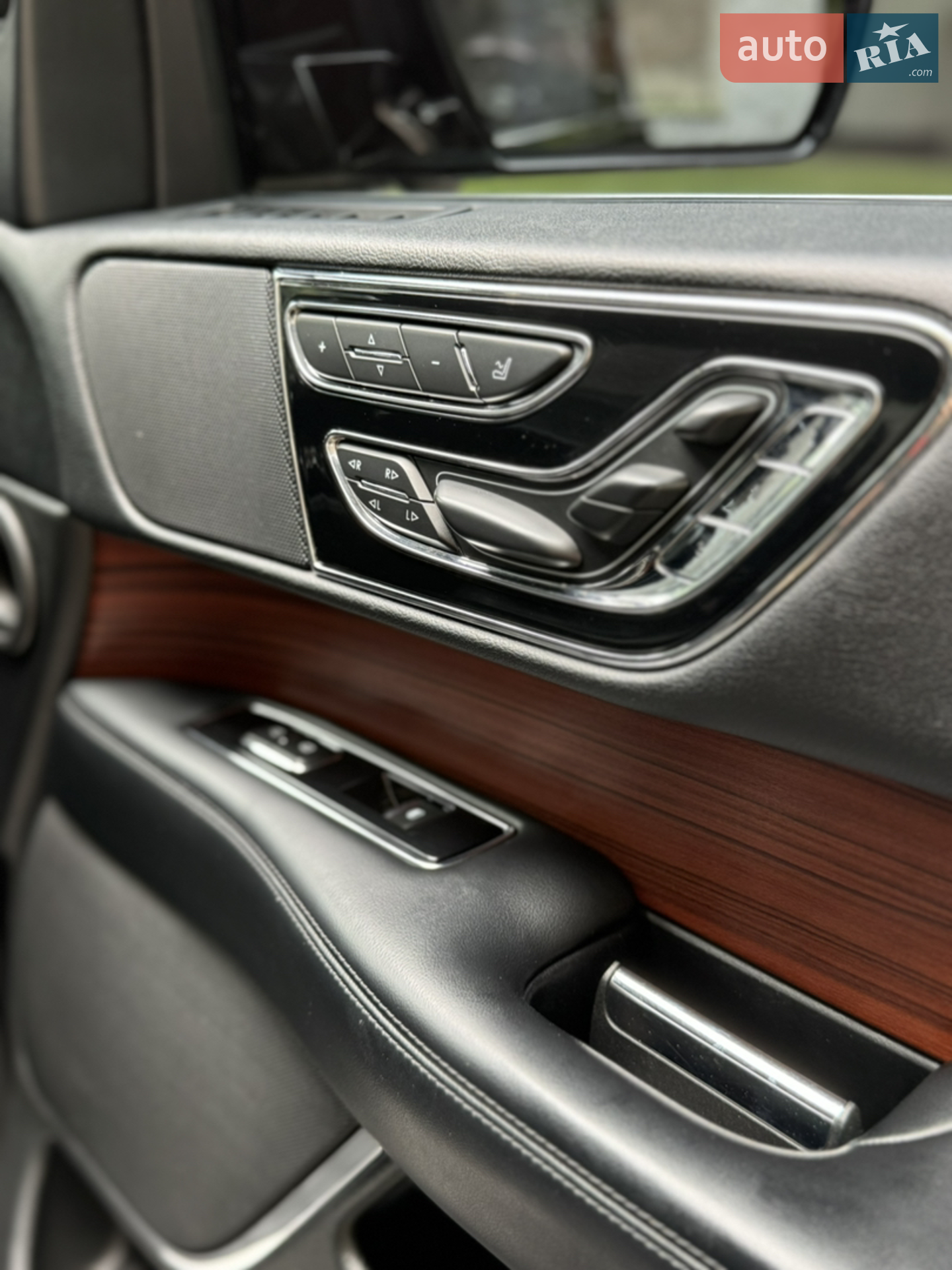 2018 Lincoln Navigator - мініатюра 8
