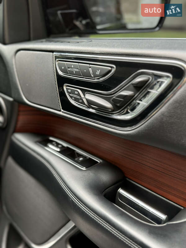 Внедорожник / Кроссовер Lincoln Navigator 2018 в Киеве фото 8 Внедорожник / Кроссовер Lincoln Navigator 2018 в Киеве