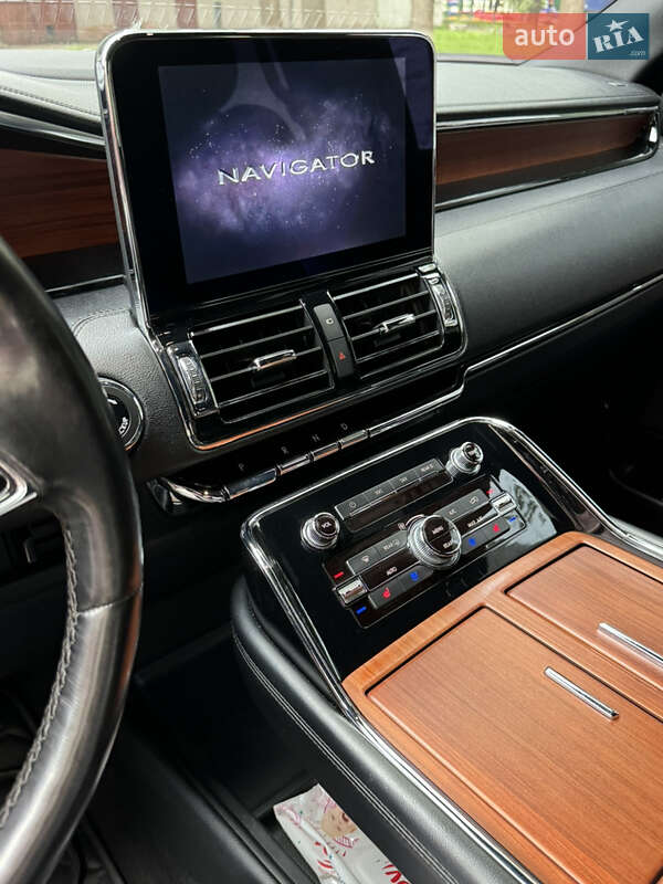Внедорожник / Кроссовер Lincoln Navigator 2018 в Киеве фото 27 Внедорожник / Кроссовер Lincoln Navigator 2018 в Киеве