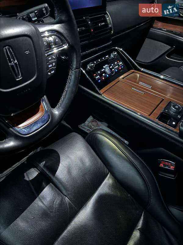 Внедорожник / Кроссовер Lincoln Navigator 2018 в Киеве фото 26 Внедорожник / Кроссовер Lincoln Navigator 2018 в Киеве