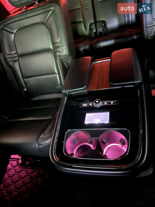 Внедорожник / Кроссовер Lincoln Navigator 2018 в Киеве фото 36 Внедорожник / Кроссовер Lincoln Navigator 2018 в Киеве