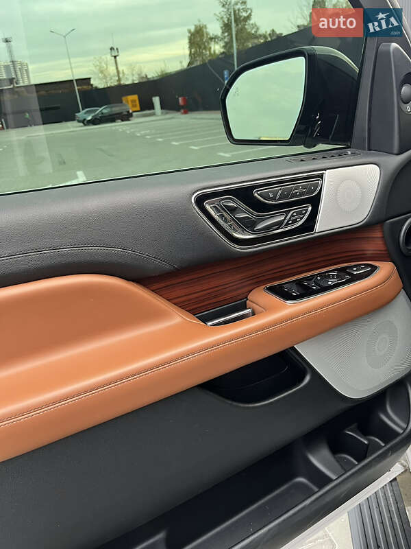 Внедорожник / Кроссовер Lincoln Navigator 2018 в Киеве