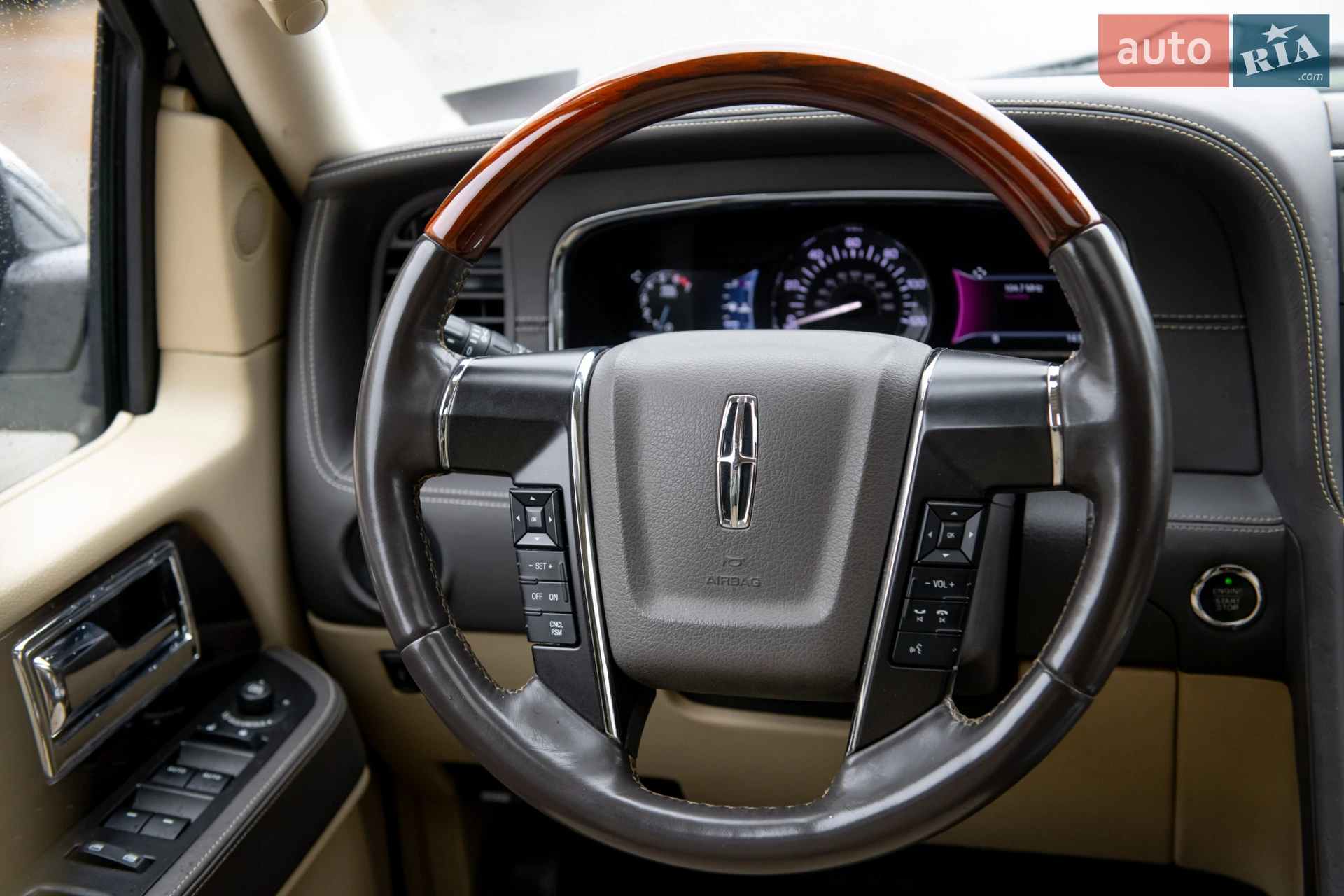 2015 Lincoln Navigator - мініатюра 38