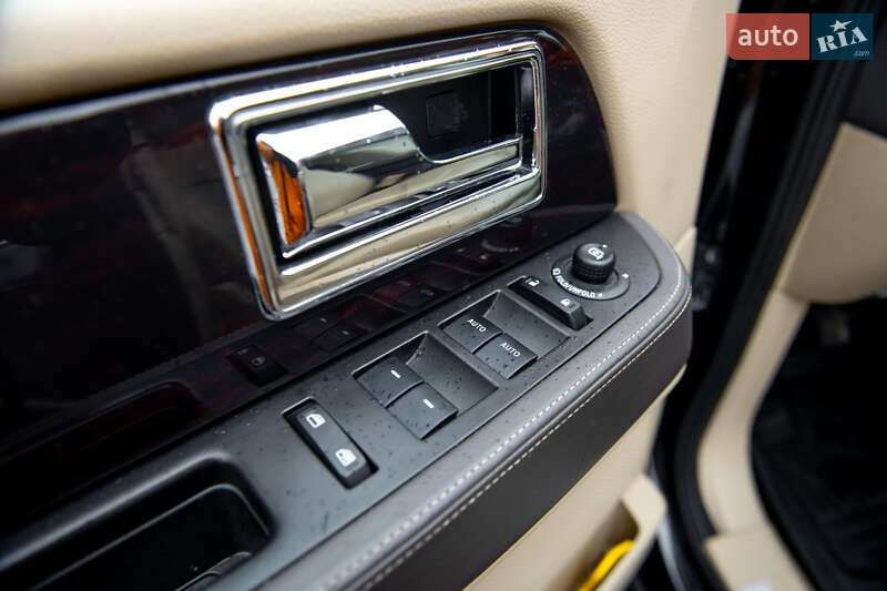 Позашляховик / Кросовер Lincoln Navigator 2015 в Львові фото 46 Позашляховик / Кросовер Lincoln Navigator 2015 в Львові