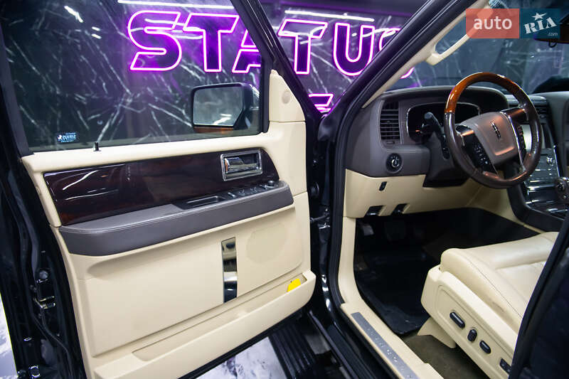 Позашляховик / Кросовер Lincoln Navigator 2015 в Львові фото 87 Позашляховик / Кросовер Lincoln Navigator 2015 в Львові
