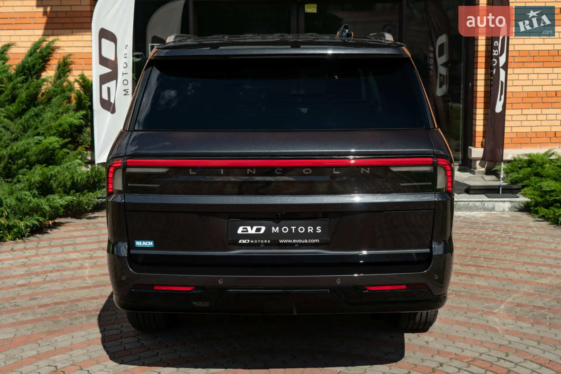 2025 Lincoln Navigator - мініатюра 11