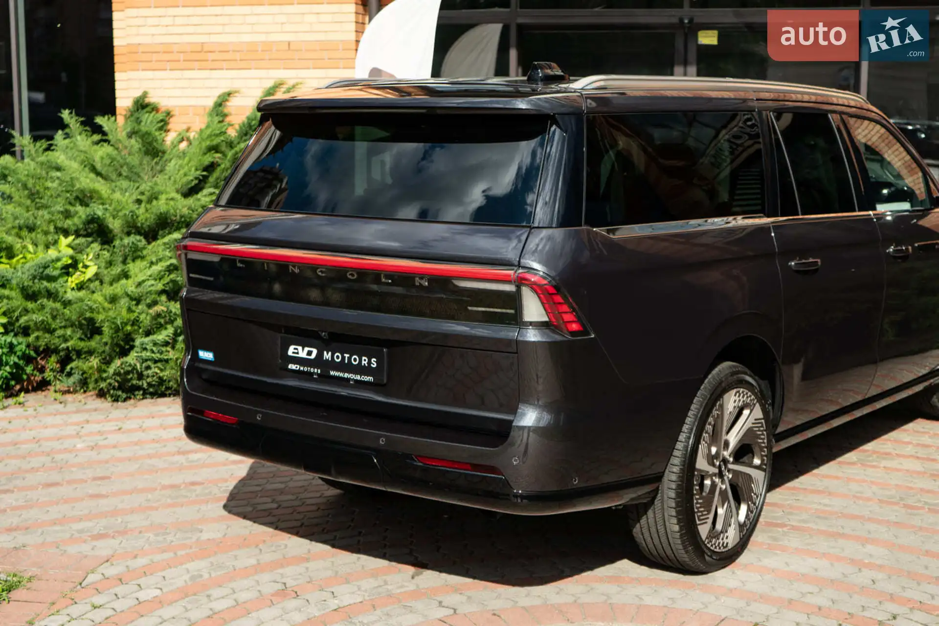 2025 Lincoln Navigator - мініатюра 13