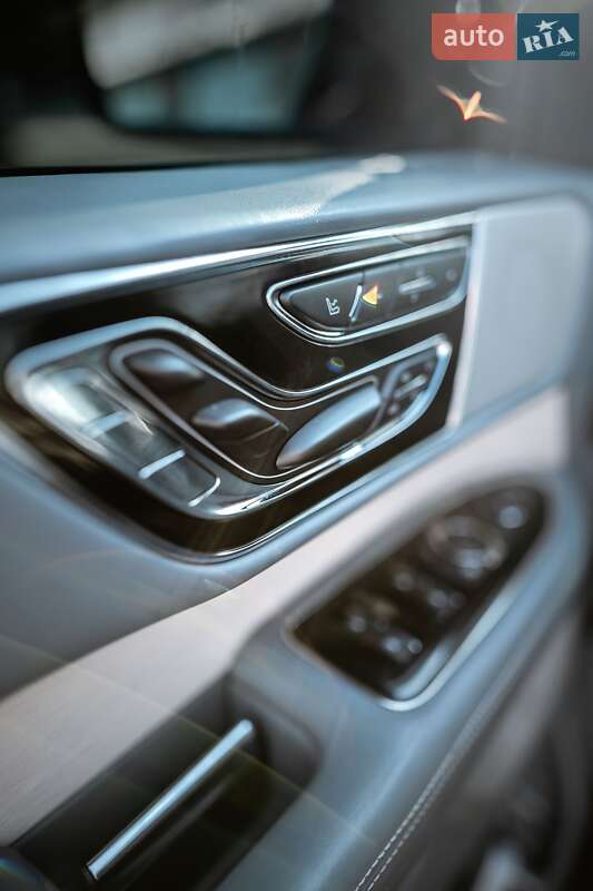 Позашляховик / Кросовер Lincoln Navigator 2021 в Ужгороді
