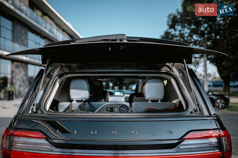 Позашляховик / Кросовер Lincoln Navigator 2021 в Ужгороді