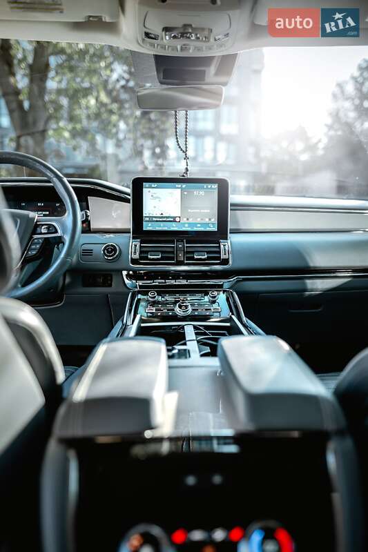 Позашляховик / Кросовер Lincoln Navigator 2021 в Ужгороді