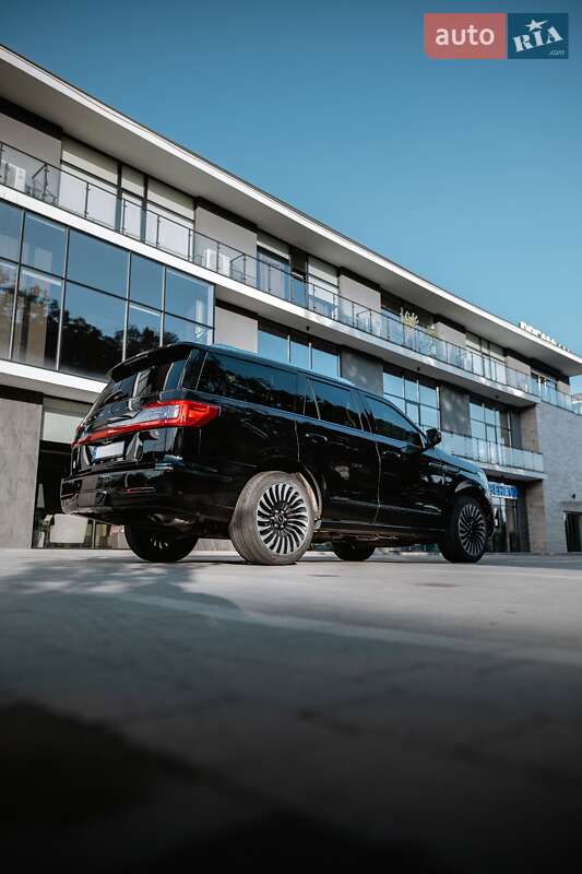 Позашляховик / Кросовер Lincoln Navigator 2021 в Ужгороді