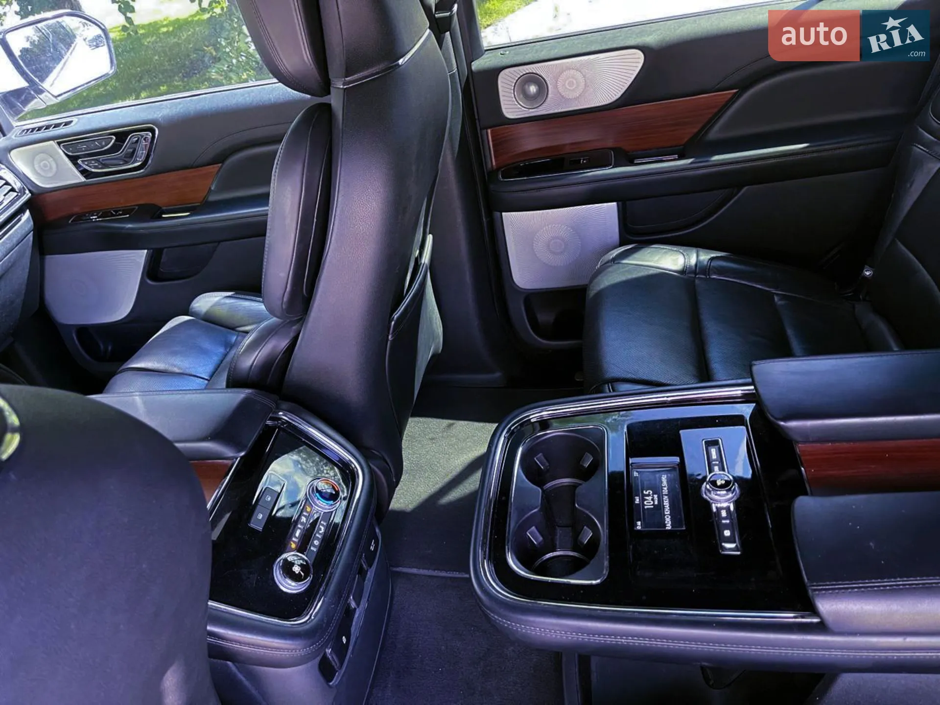 2019 Lincoln Navigator - мініатюра 19