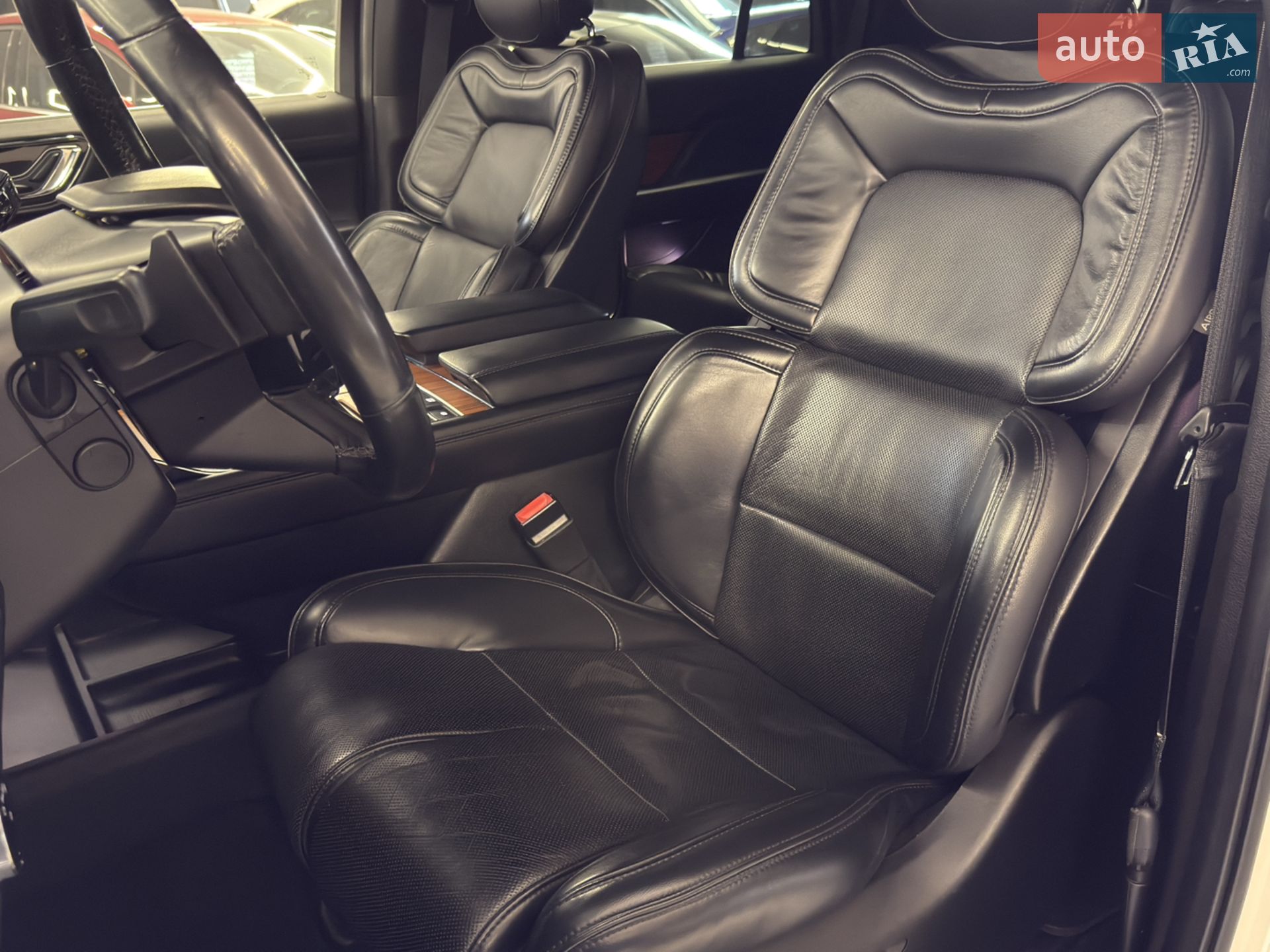 2019 Lincoln Navigator - мініатюра 15