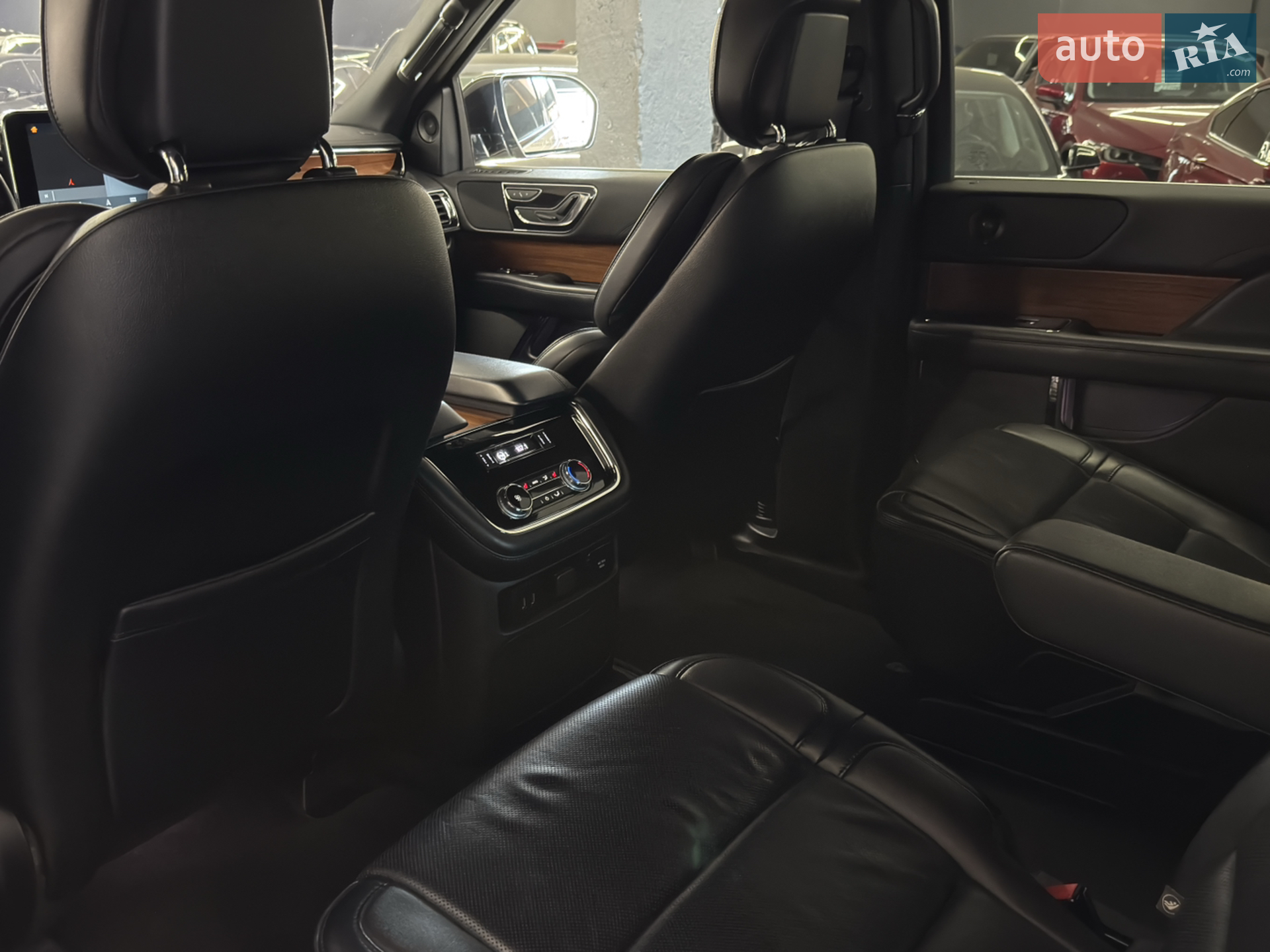 2019 Lincoln Navigator - мініатюра 18