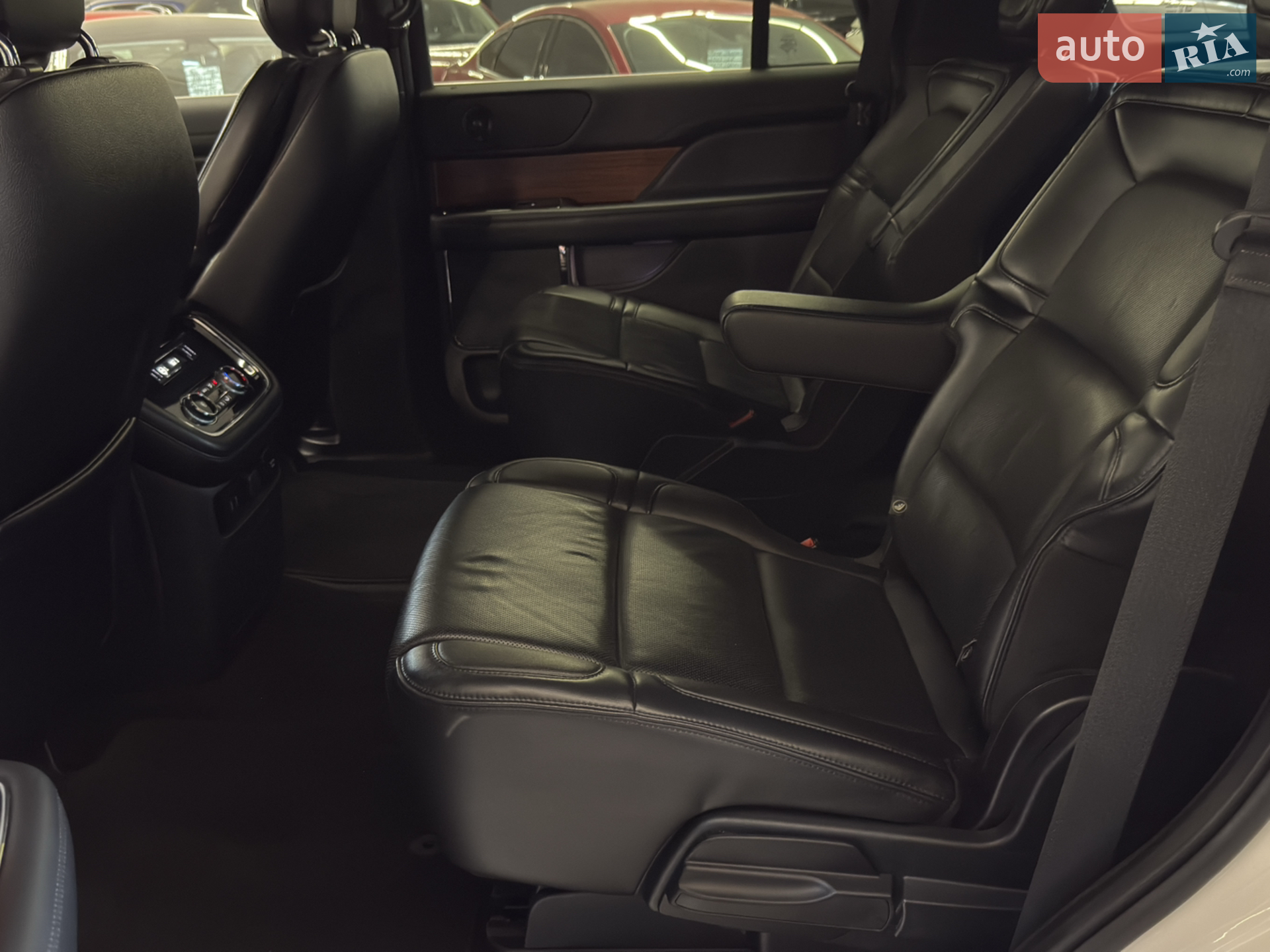 2019 Lincoln Navigator - мініатюра 19