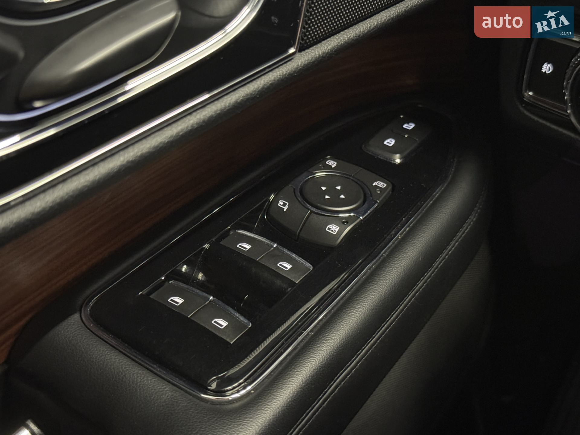 2019 Lincoln Navigator - мініатюра 25