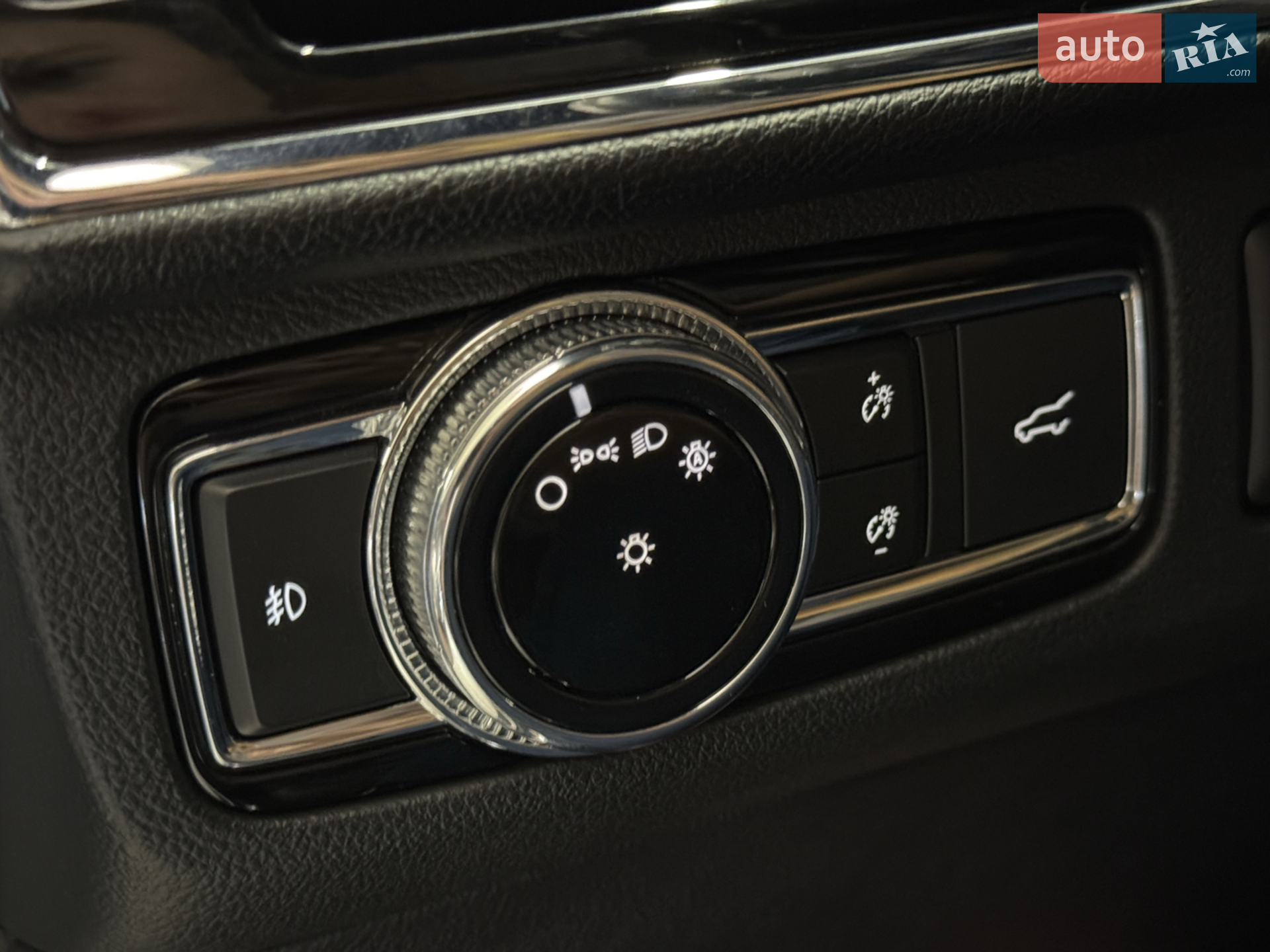 2019 Lincoln Navigator - мініатюра 34