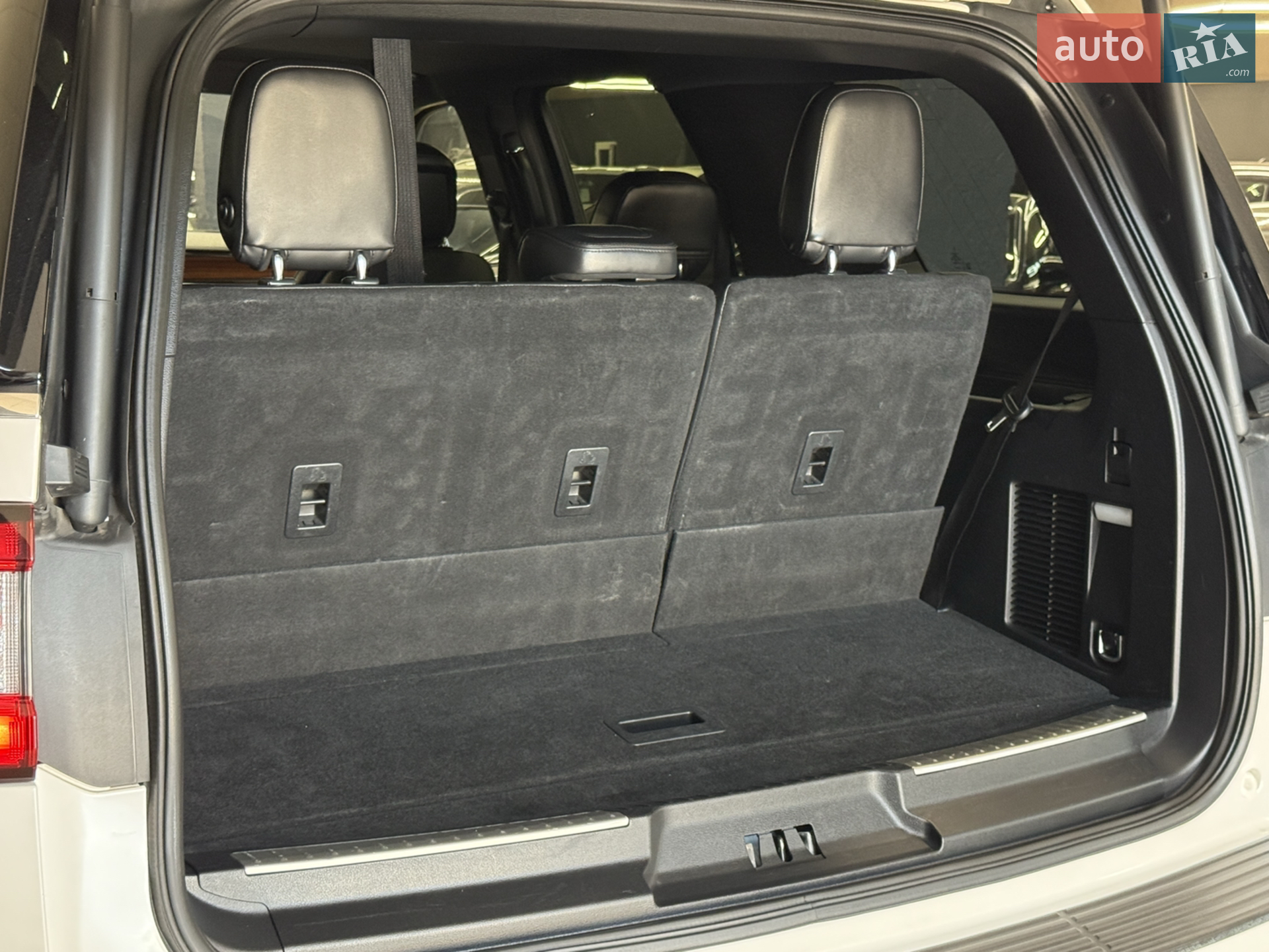 2019 Lincoln Navigator - мініатюра 22