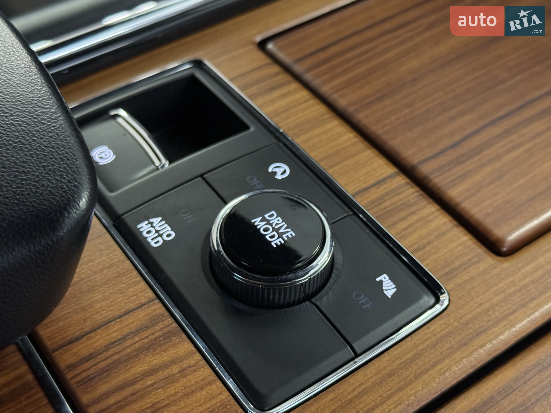 2019 Lincoln Navigator - мініатюра 38