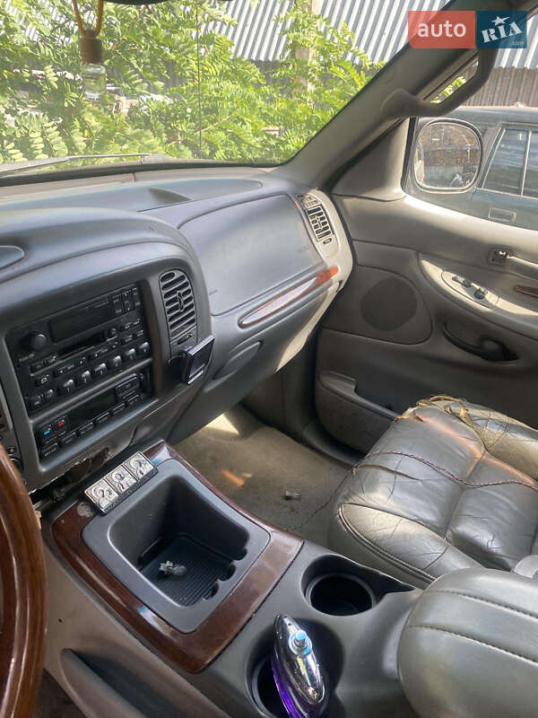 Внедорожник / Кроссовер Lincoln Navigator 1999 в Ирпене