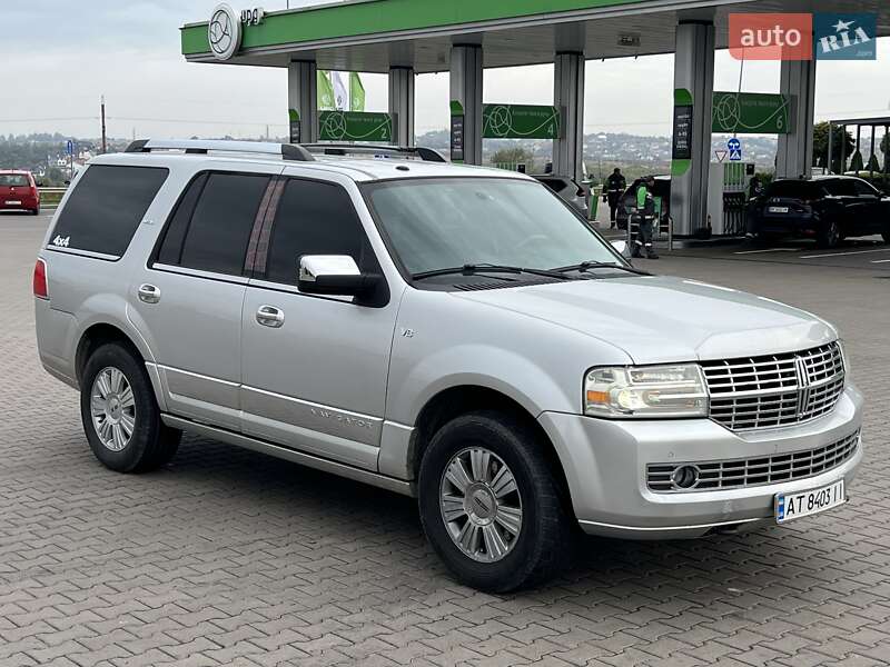 Позашляховик / Кросовер Lincoln Navigator 2010 в Києві