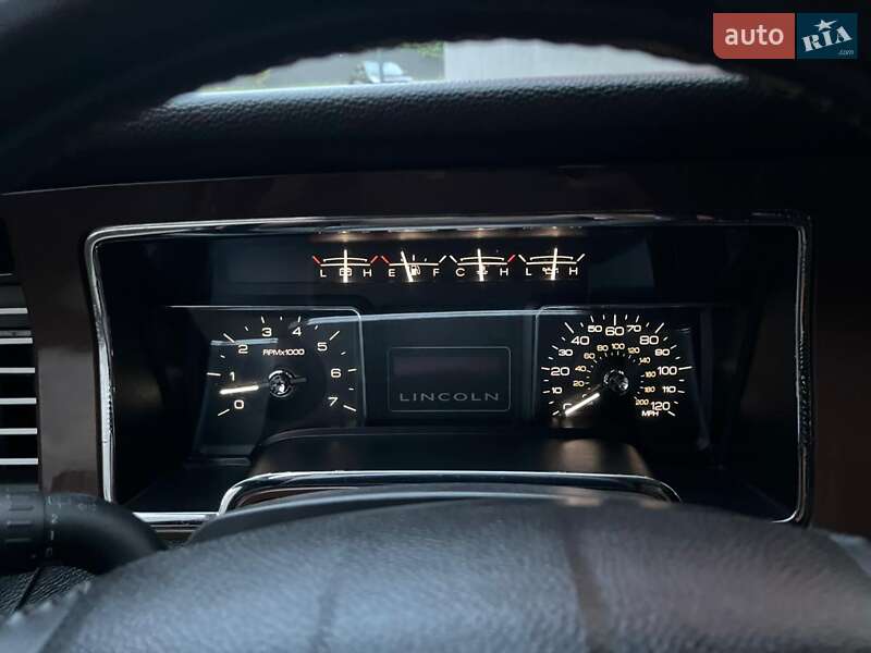 Позашляховик / Кросовер Lincoln Navigator 2010 в Києві